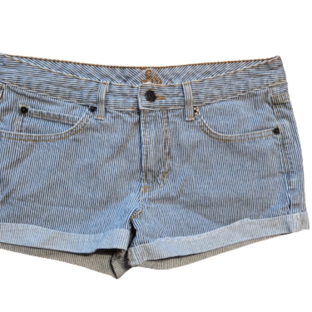 Lux Cuffed Denim Striped Shorts || sz 8 || EUC